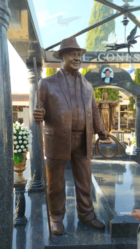 estatua en bronce para mausoleo en Valencia